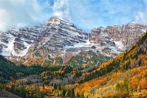 The Rocky Mountains vary in width from less than 100km in the Canadian Rockies to about 600km in the Middle Rockies. Of the100 highest mountain peaks ocated in the Rocky Mountains, 78 high peaks are located in Colorado,10 in Wyoming, 6 in New Mexico, 3 in Montana, and 1 in Utah.